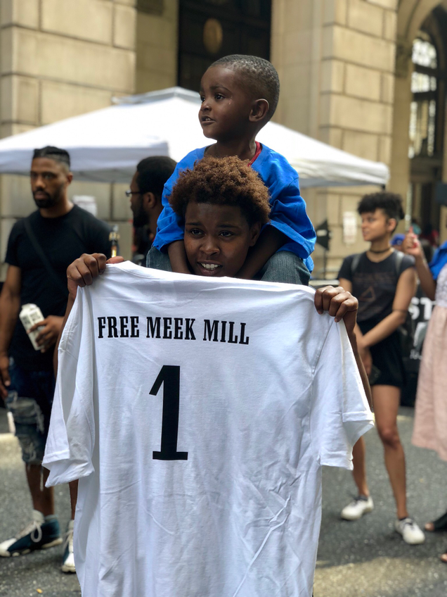Illustration for article titled Philly Rallies Behind Meek Mill as Rapper Awaits Judge’s Decision on Possible Retrial